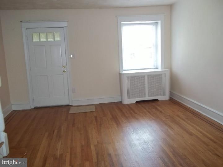 358 Margate Road Upper Darby, PA 19082 - Photo 4 of 19 Living Room