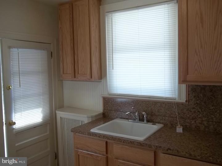 358 Margate Road Upper Darby, PA 19082 - Photo 8 of 19 Kitchen