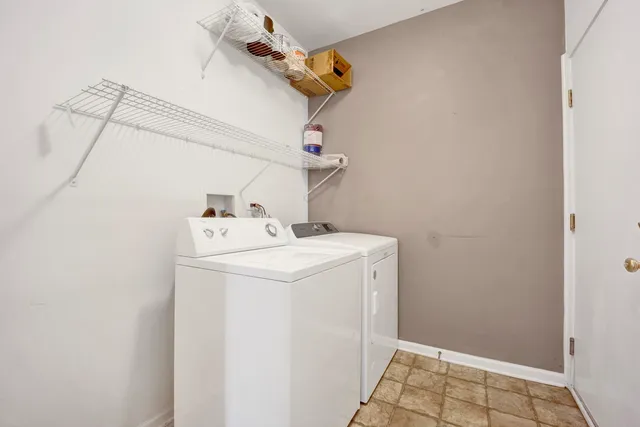 $2,200 | 1574 Millbrook Drive, Algonquin, IL 60102