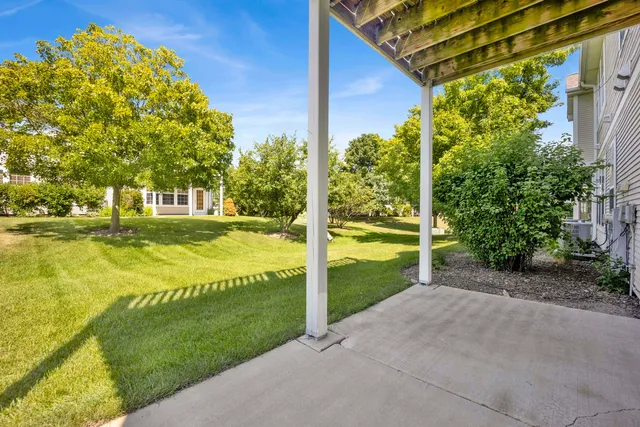 $2,200 | 1574 Millbrook Drive, Algonquin, IL 60102