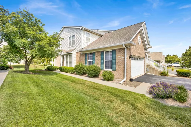 $2,200 | 1574 Millbrook Drive, Algonquin, IL 60102