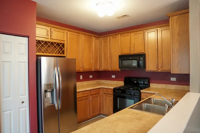 $2,200 | 1574 Millbrook Drive, Algonquin, IL 60102