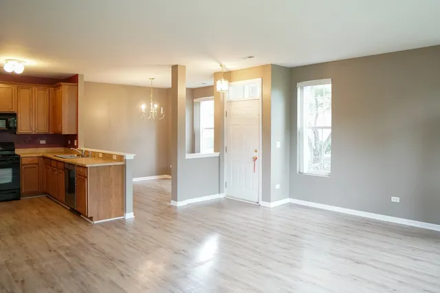 $2,200 | 1574 Millbrook Drive, Algonquin, IL 60102