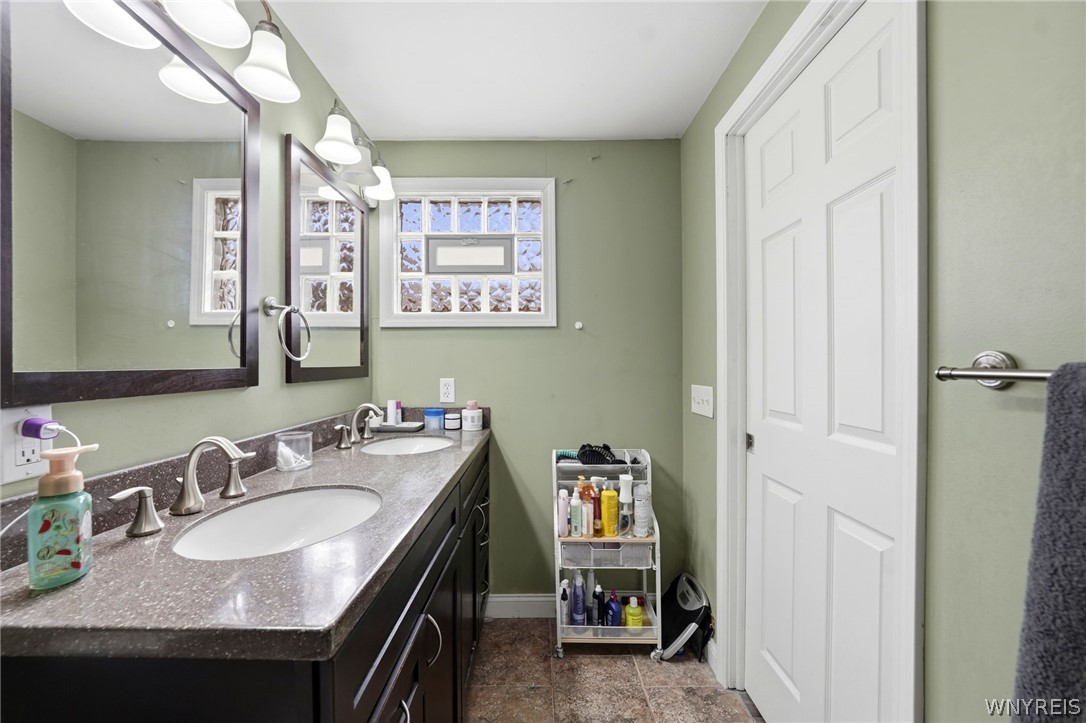39 South Irwinwood Road Lancaster, NY 14086 - Photo 24 of 45