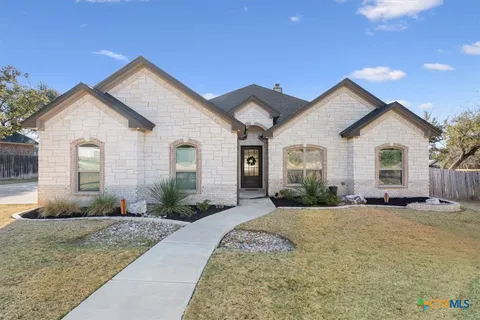 $585,000 | 102 Rancho Del Lago Lane, Belton, TX 76513