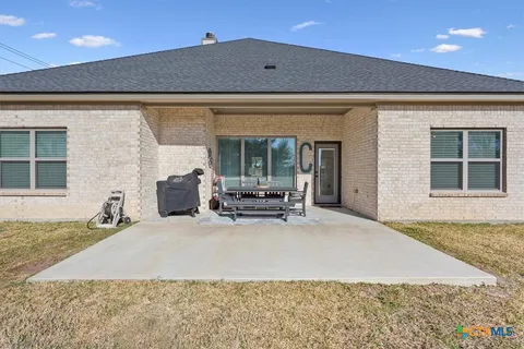 $599,900 | 102 Rancho Del Lago Lane, Belton, TX 76513