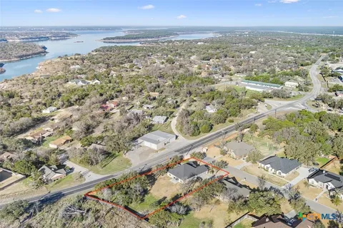 $585,000 | 102 Rancho Del Lago Lane, Belton, TX 76513