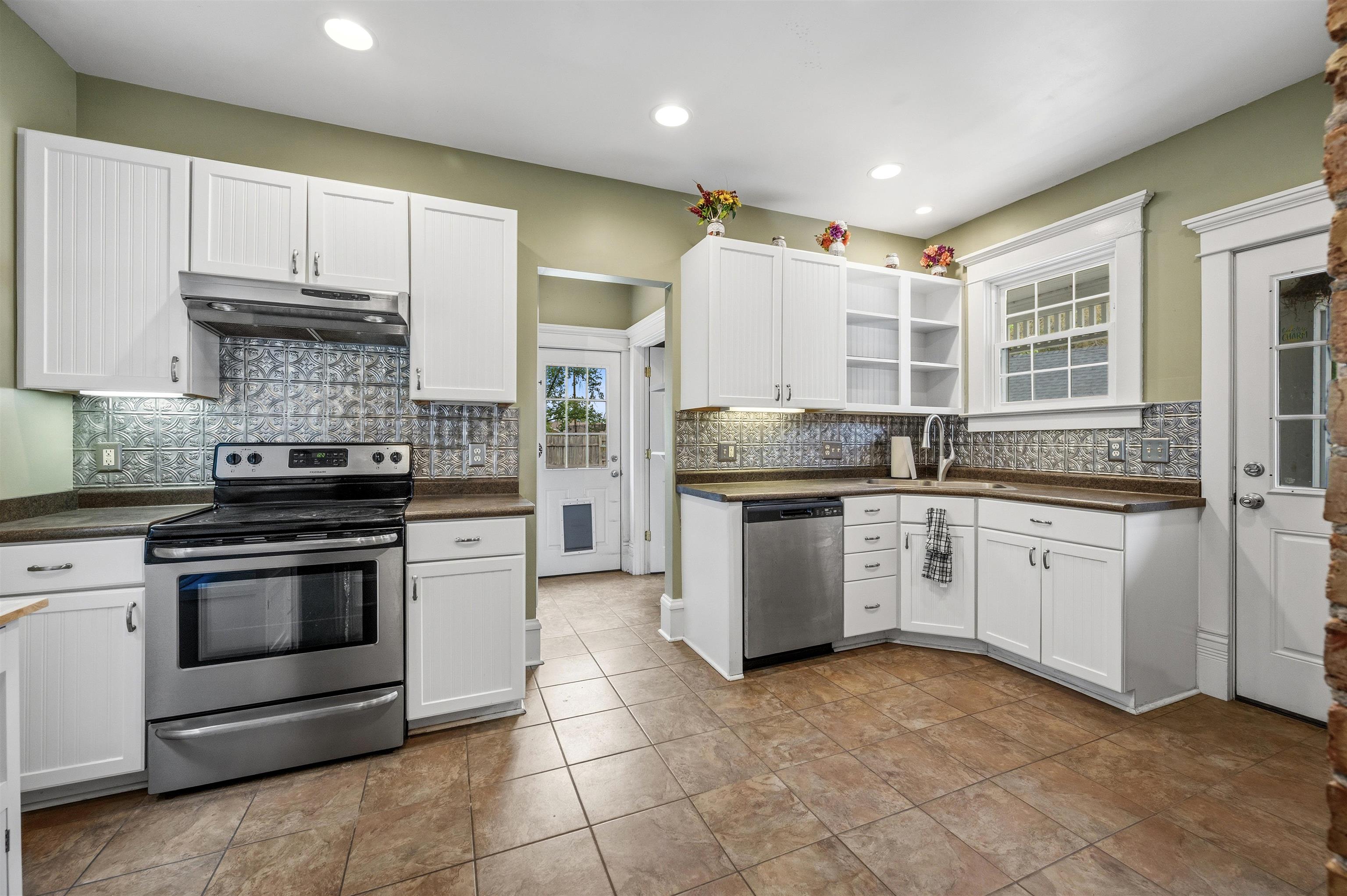 507 Parish Street Delavan, WI 53115 - Photo 14 of 37