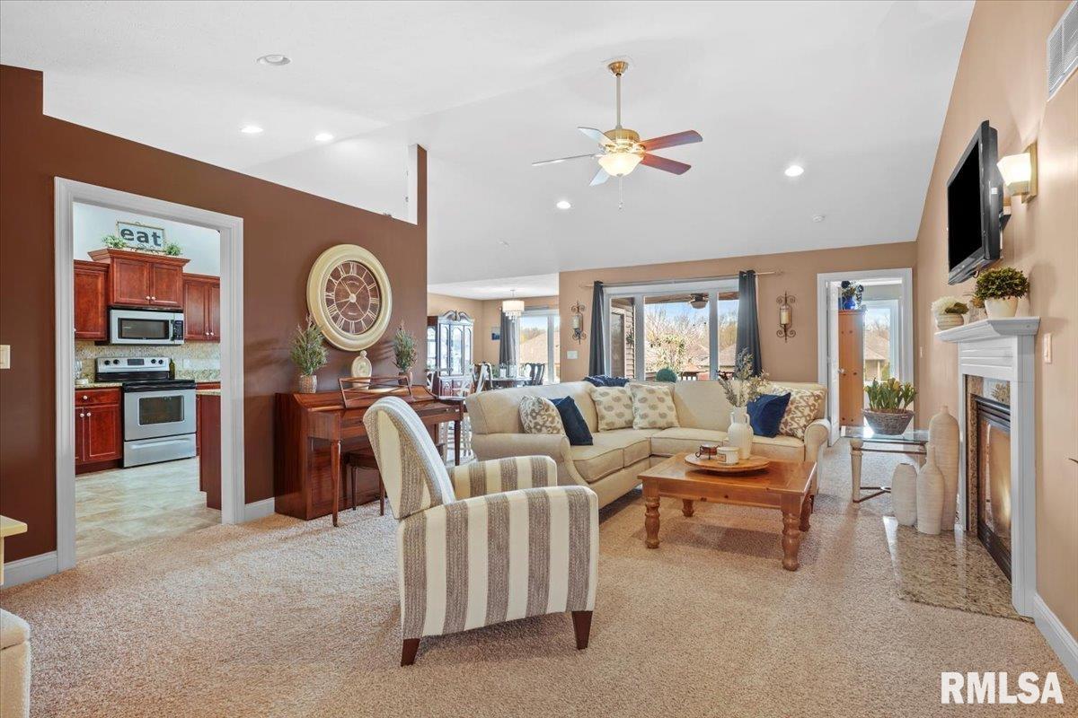 4092 Highbury Drive Springfield, IL 62711 - Photo 5 of 42 Gallery Image 5
