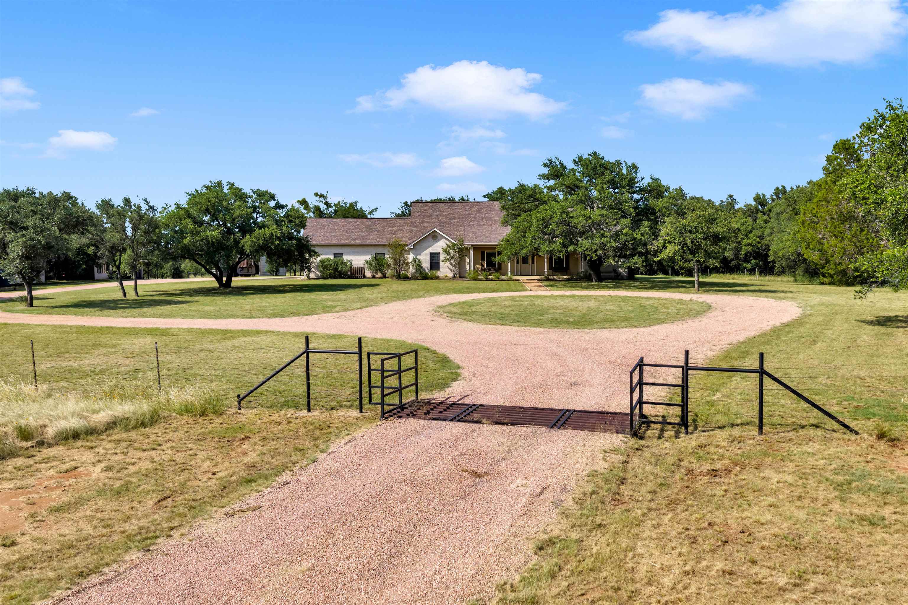 627 Ranch Road 2323 Llano, TX 78643 - Photo 6 of 44
