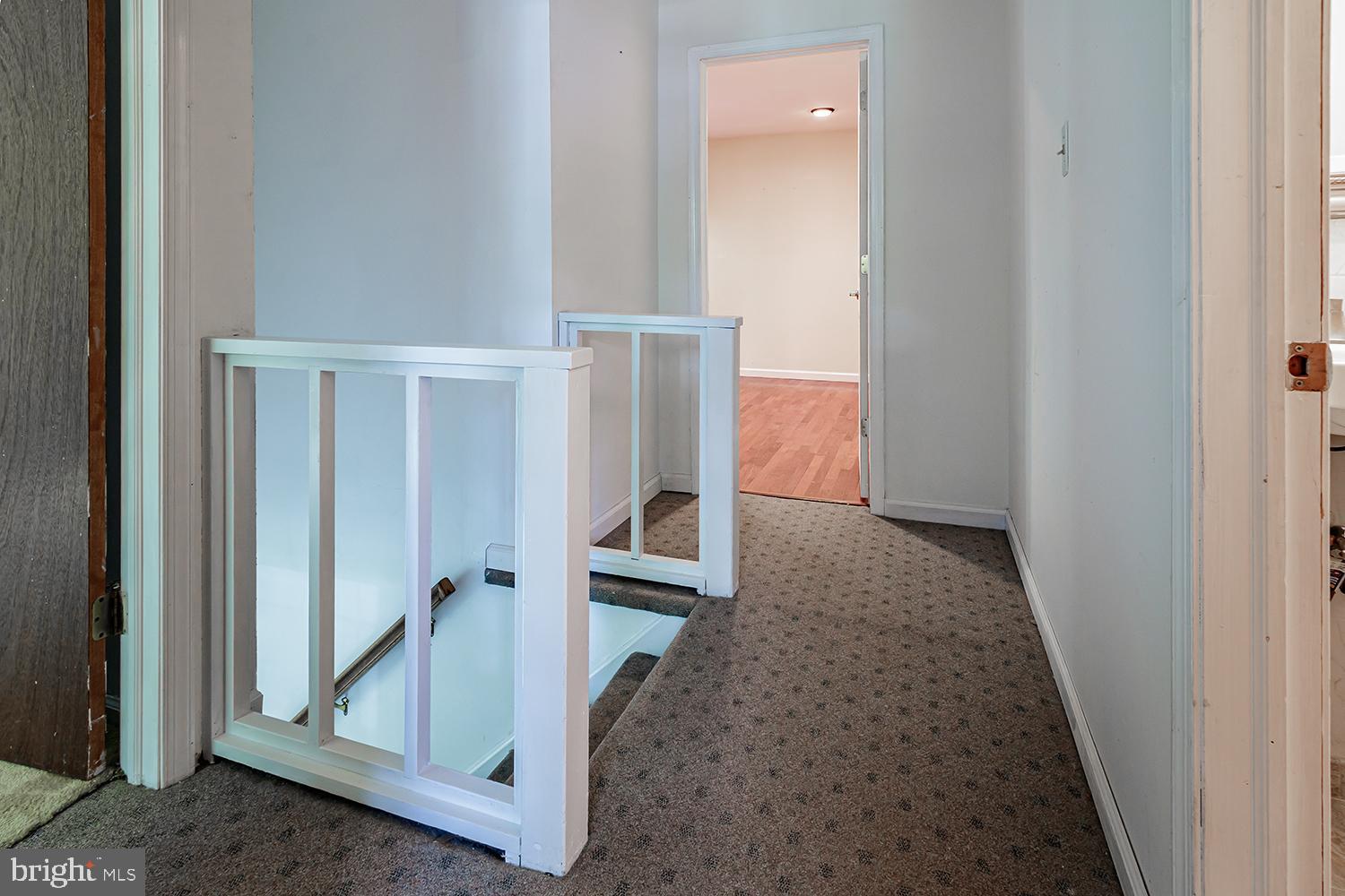 118 Peach Road Marlton, NJ 08053 - Photo 14 of 27 Upper level hallway