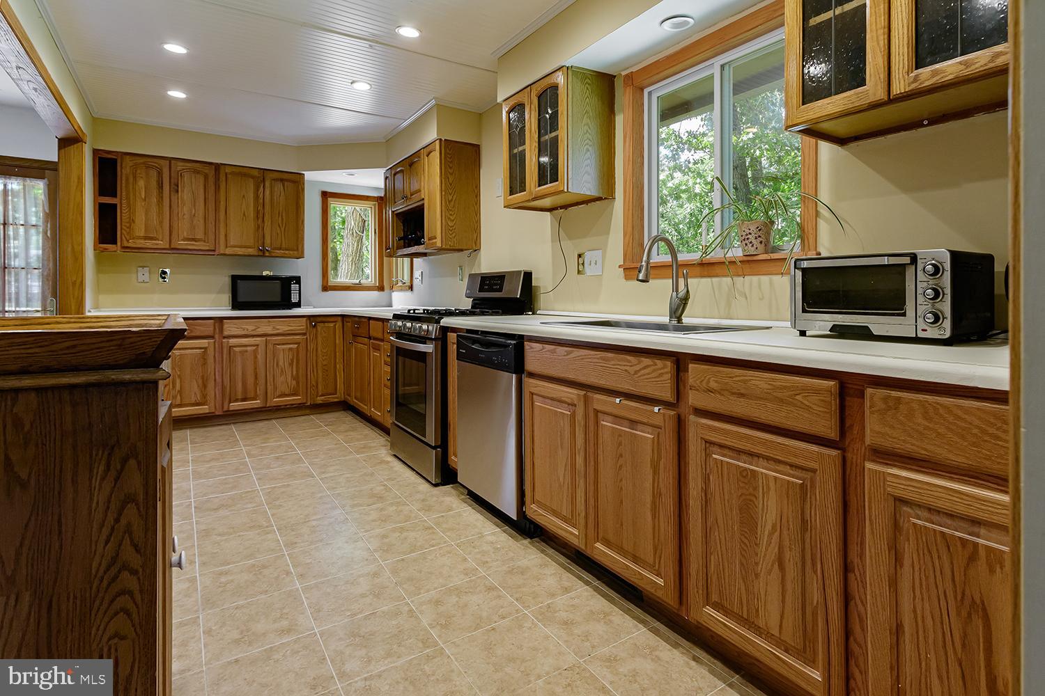 118 Peach Road Marlton, NJ 08053 - Photo 9 of 27 Kitchen with all appliances included