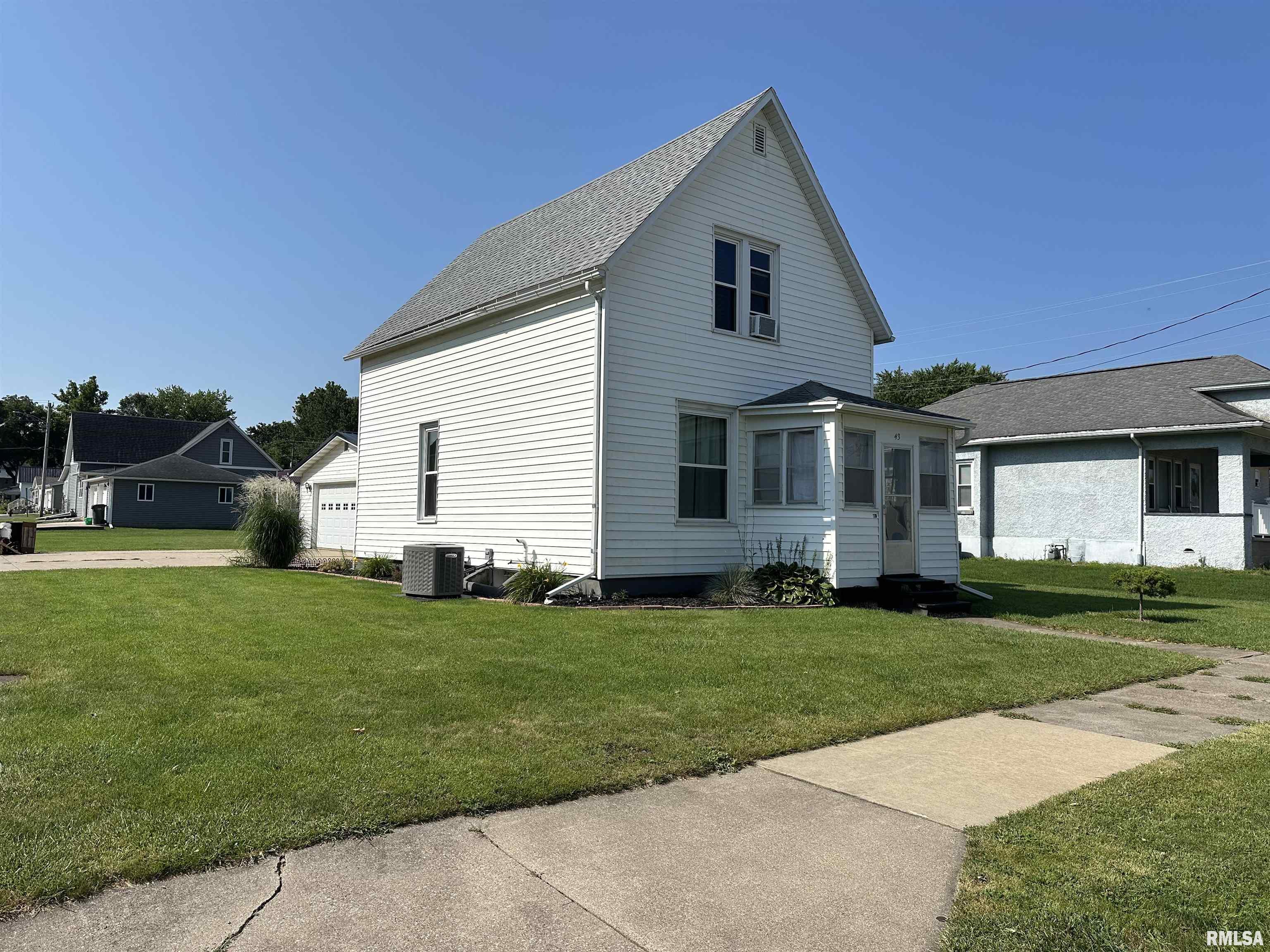 43 Davis Street Preston, IA 52069 - Photo 2 of 9 Gallery Image 2