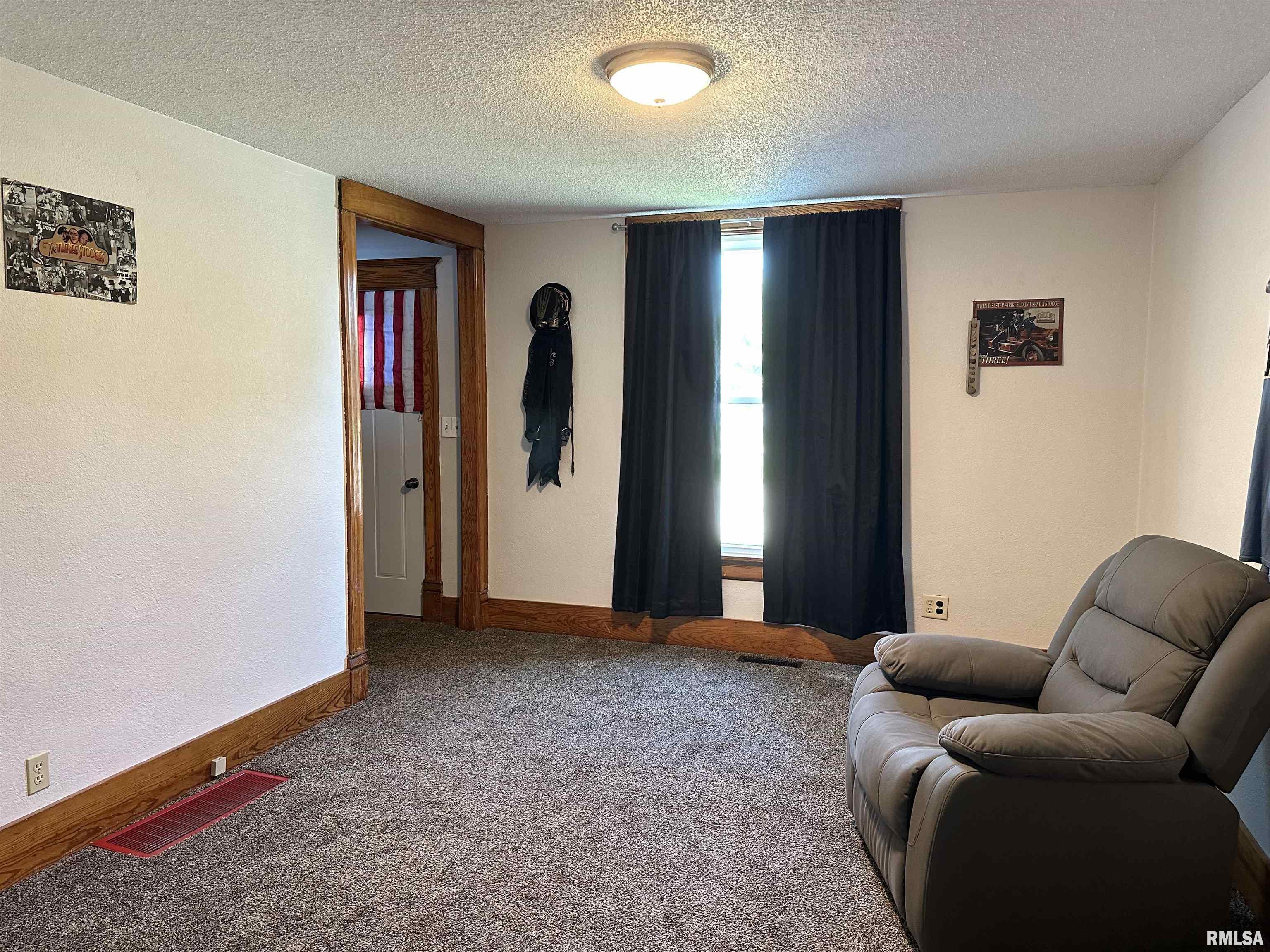 43 Davis Street Preston, IA 52069 - Photo 5 of 9 Gallery Image 5