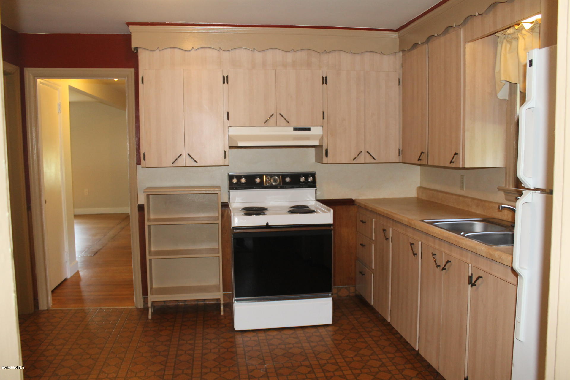 407 Cheshire Road Pittsfield, MA 01201 - Photo 6 of 11 IMG_5406