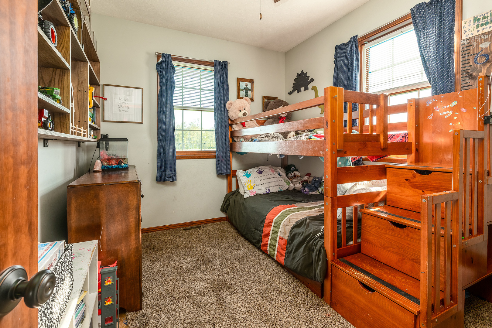 9242 East Park Street Road Du Quoin, IL 62832 - Photo 21 of 44 a bed room with a bed and a window