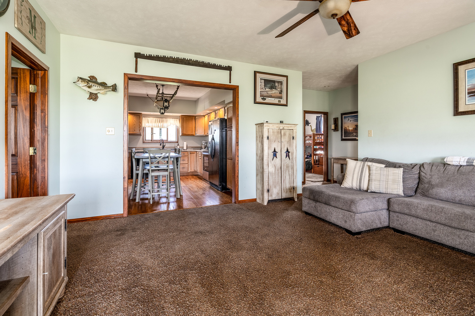 9242 East Park Street Road Du Quoin, IL 62832 - Photo 8 of 44 a view of livingroom with furniture and ceiling fan