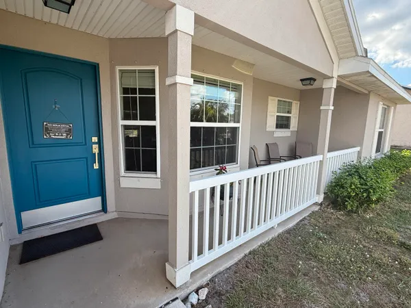 $900 | 2177 Southeast Dolphin Road, Port St. Lucie, FL 34952