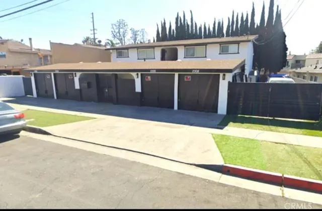 $2,350 | 2306 West Roberta Avenue, Fullerton, CA 92833