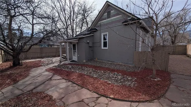 $2,475 | 2102 West Kiowa Street, Colorado Springs, CO 80904