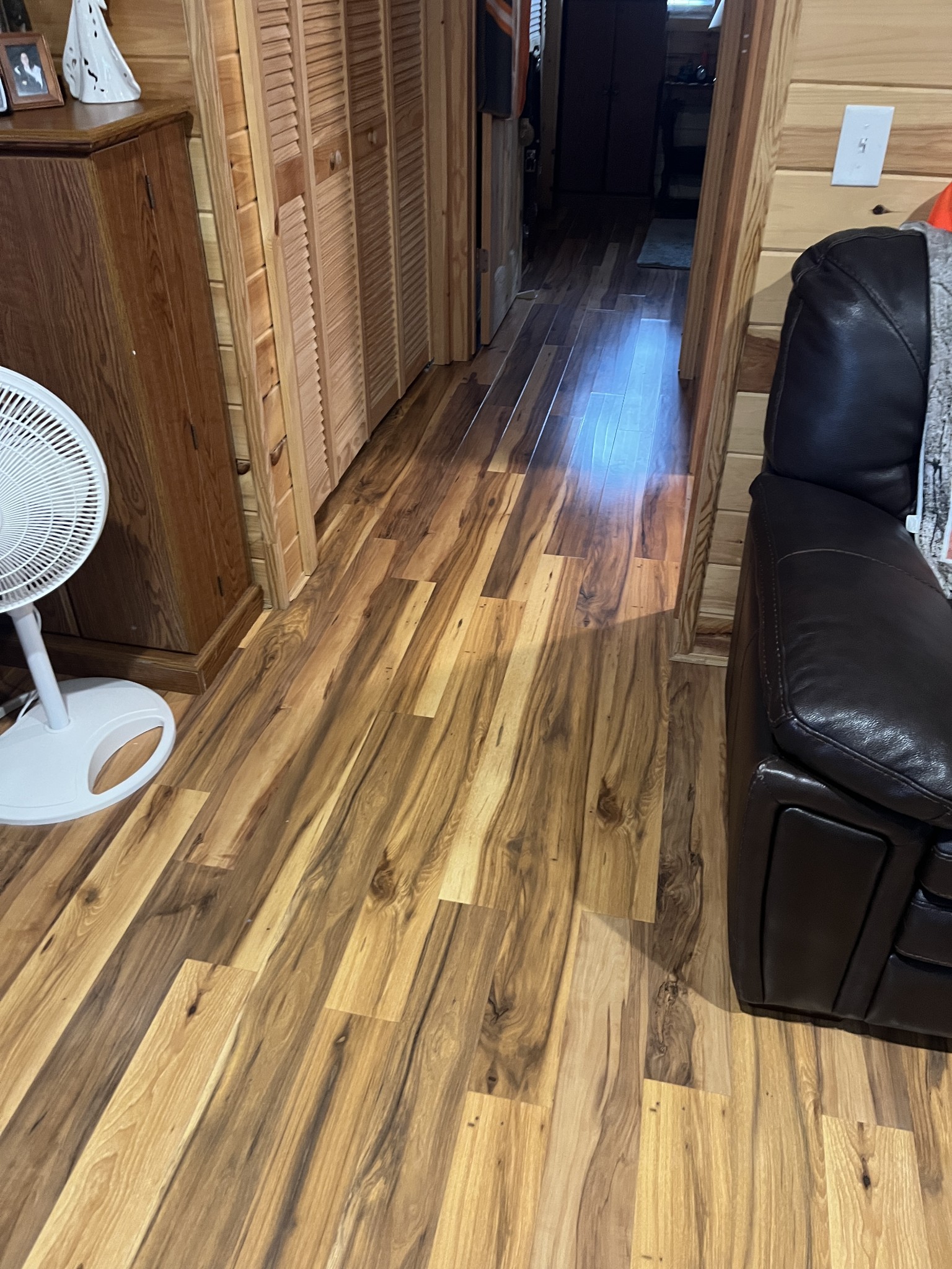 2694 Sims Road Shelbyville, TN 37160 - Photo 8 of 10 a view of a balcony with wooden floor and chair