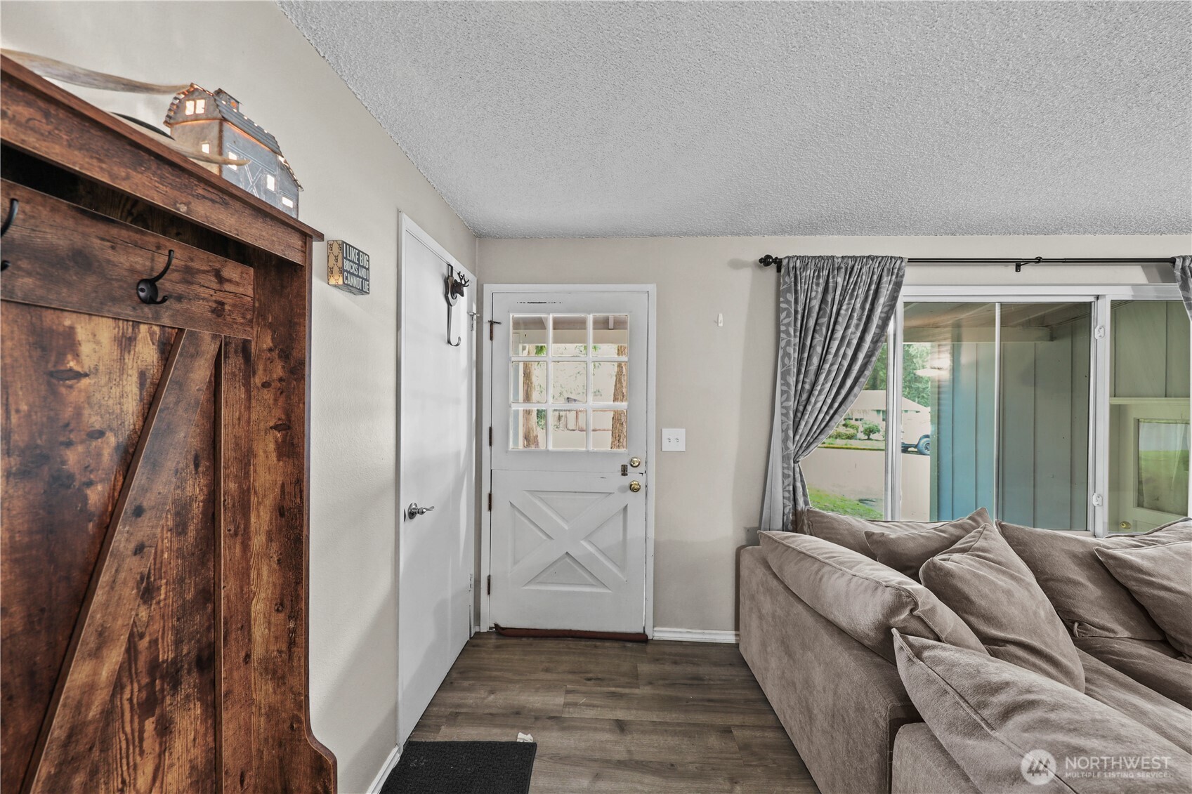 203 South 357th Street Federal Way, WA 98003 - Photo 8 of 28 a bedroom with a bed and a window