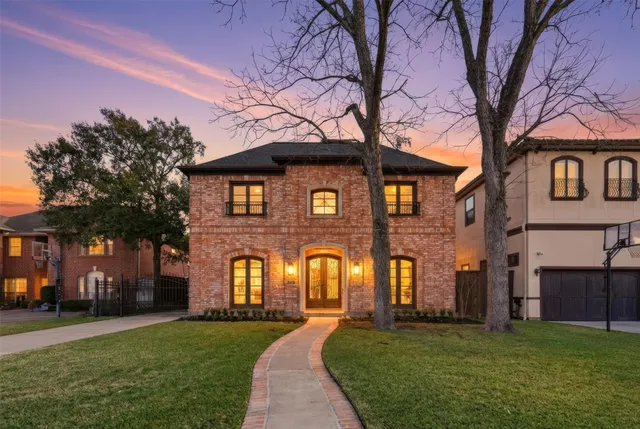 $1,499,000 | 539 Wisteria Street, Bellaire, TX 77401