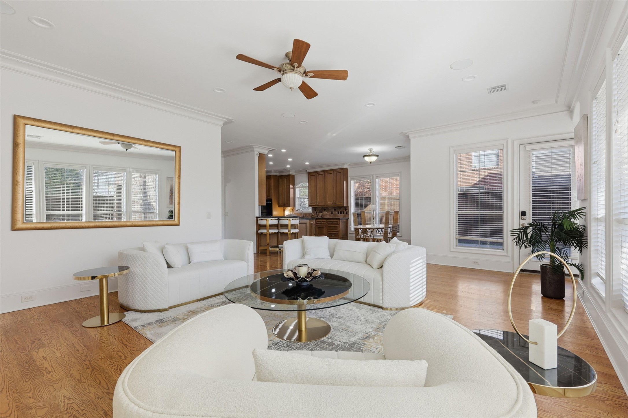 539 Wisteria Street Bellaire, TX 77401 - Photo 14 of 45