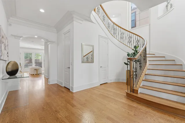 a view of entryway and hall