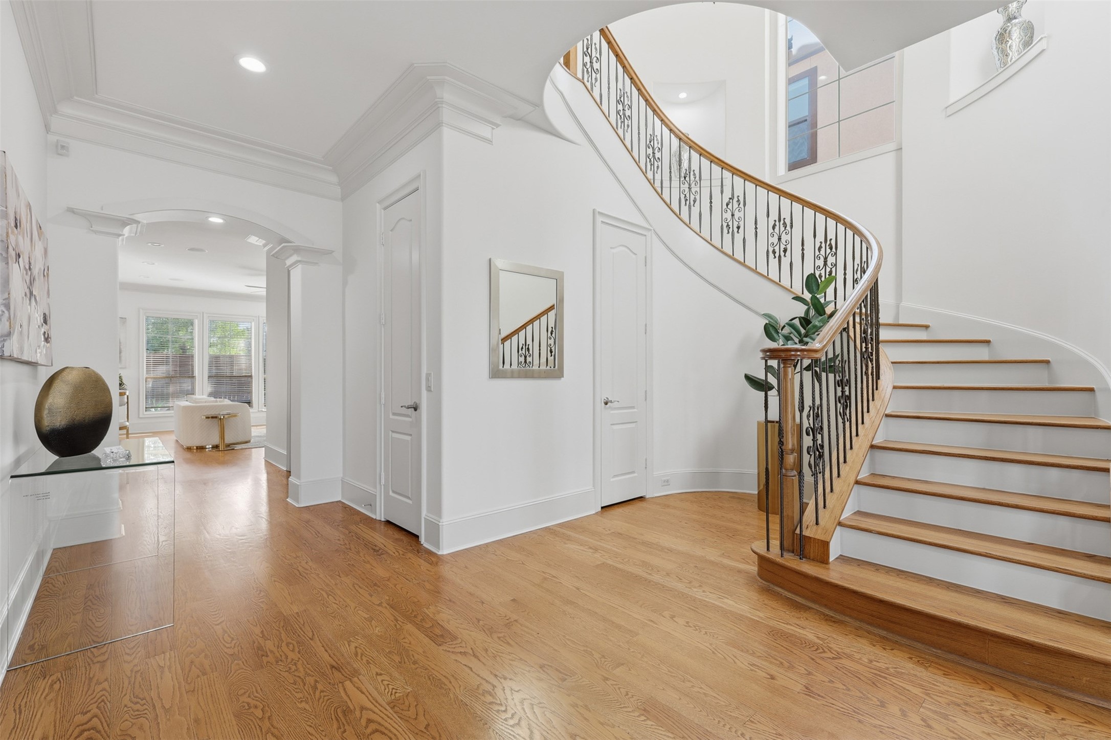 539 Wisteria Street Bellaire, TX 77401 - Photo 7 of 45