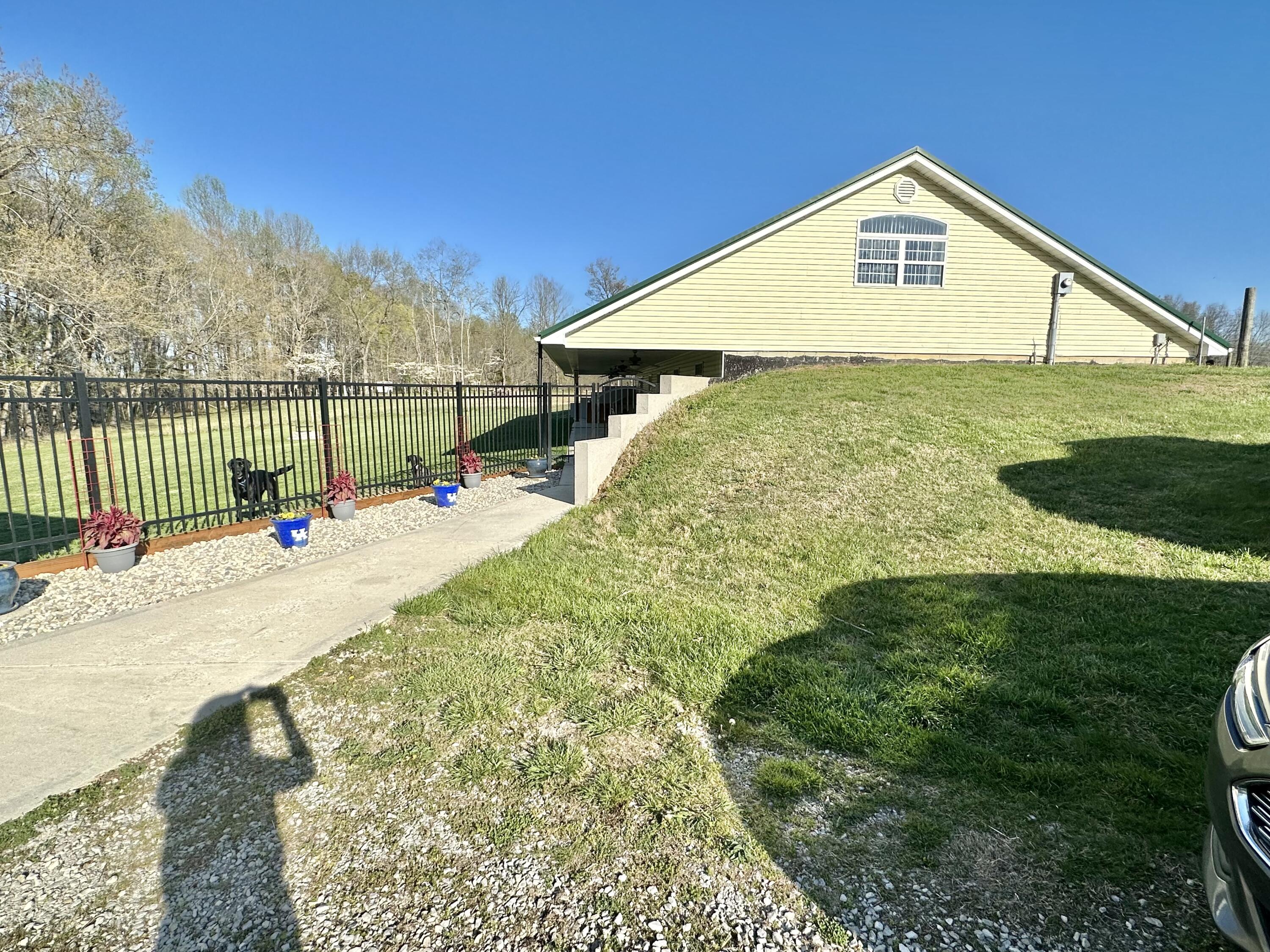 618 Bert Ridge Road Science Hill, KY 42553 - Photo 5 of 40 A473F935-1C00-478D-B6FA-76EBE3F08427