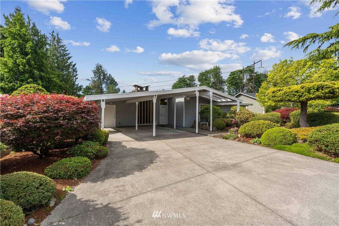1716 16th Place Southeast Renton, WA 98055 - Photo 2 of 40 Gallery Image 2