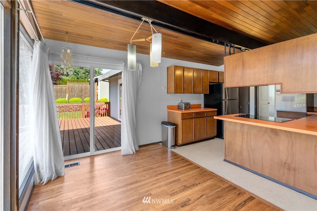 1716 16th Place Southeast Renton, WA 98055 - Photo 11 of 40 Gallery Image 11