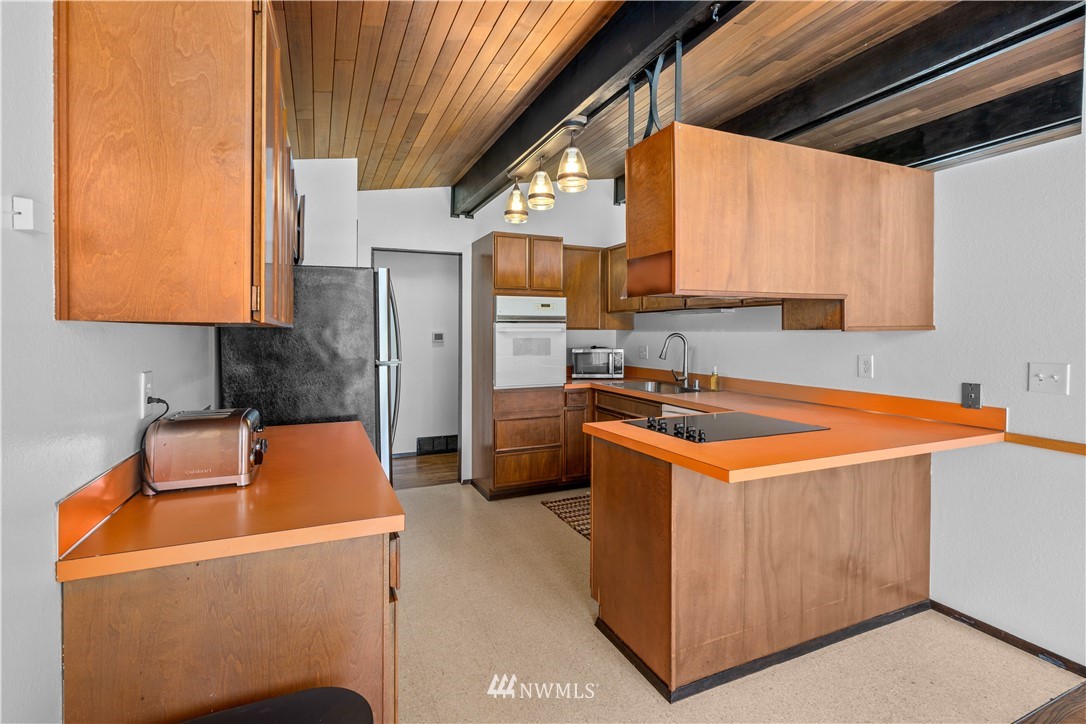 1716 16th Place Southeast Renton, WA 98055 - Photo 12 of 40 Gallery Image 12