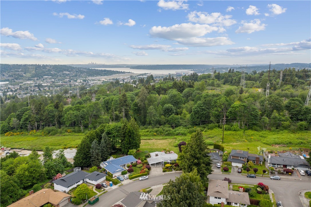 1716 16th Place Southeast Renton, WA 98055 - Photo 39 of 40 Gallery Image 39