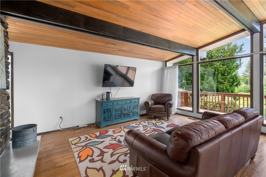 1716 16th Place Southeast Renton, WA 98055 - Photo 5 of 40 Gallery Image 5