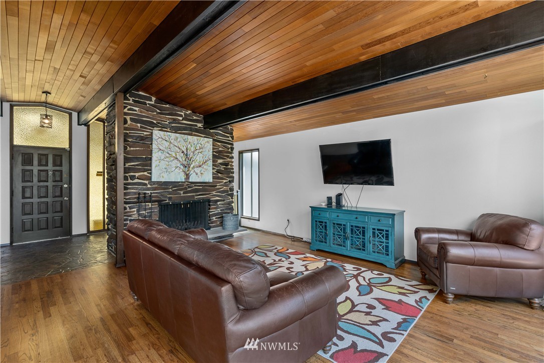 1716 16th Place Southeast Renton, WA 98055 - Photo 6 of 40 Gallery Image 6