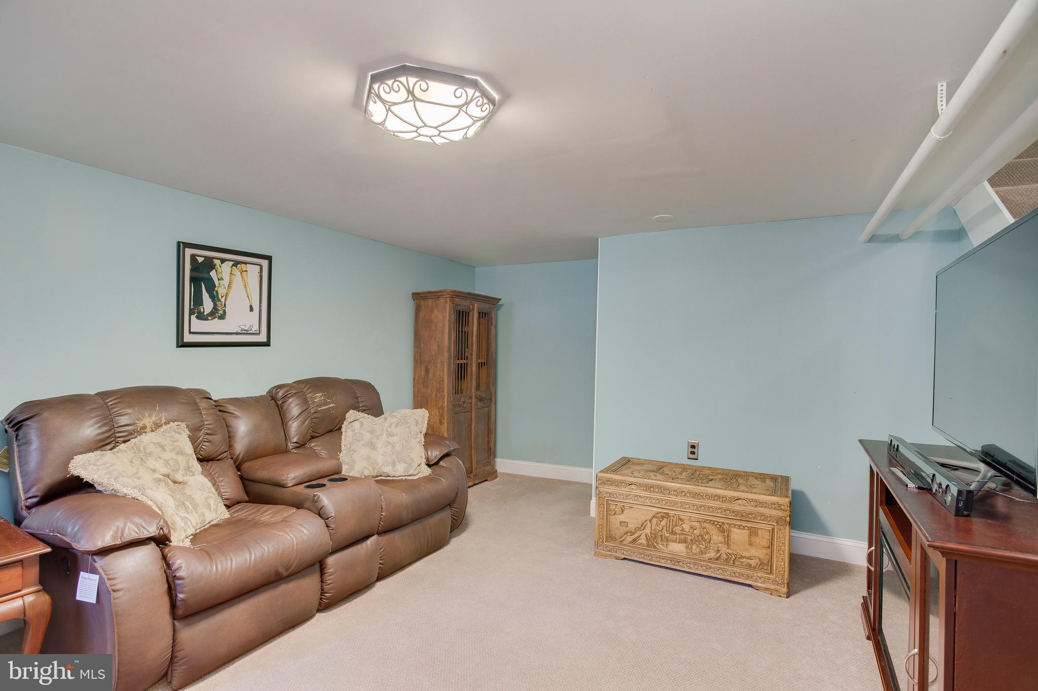4108 Evans Chapel Road Baltimore, MD 21211 - Photo 21 of 26 Entertainment room...