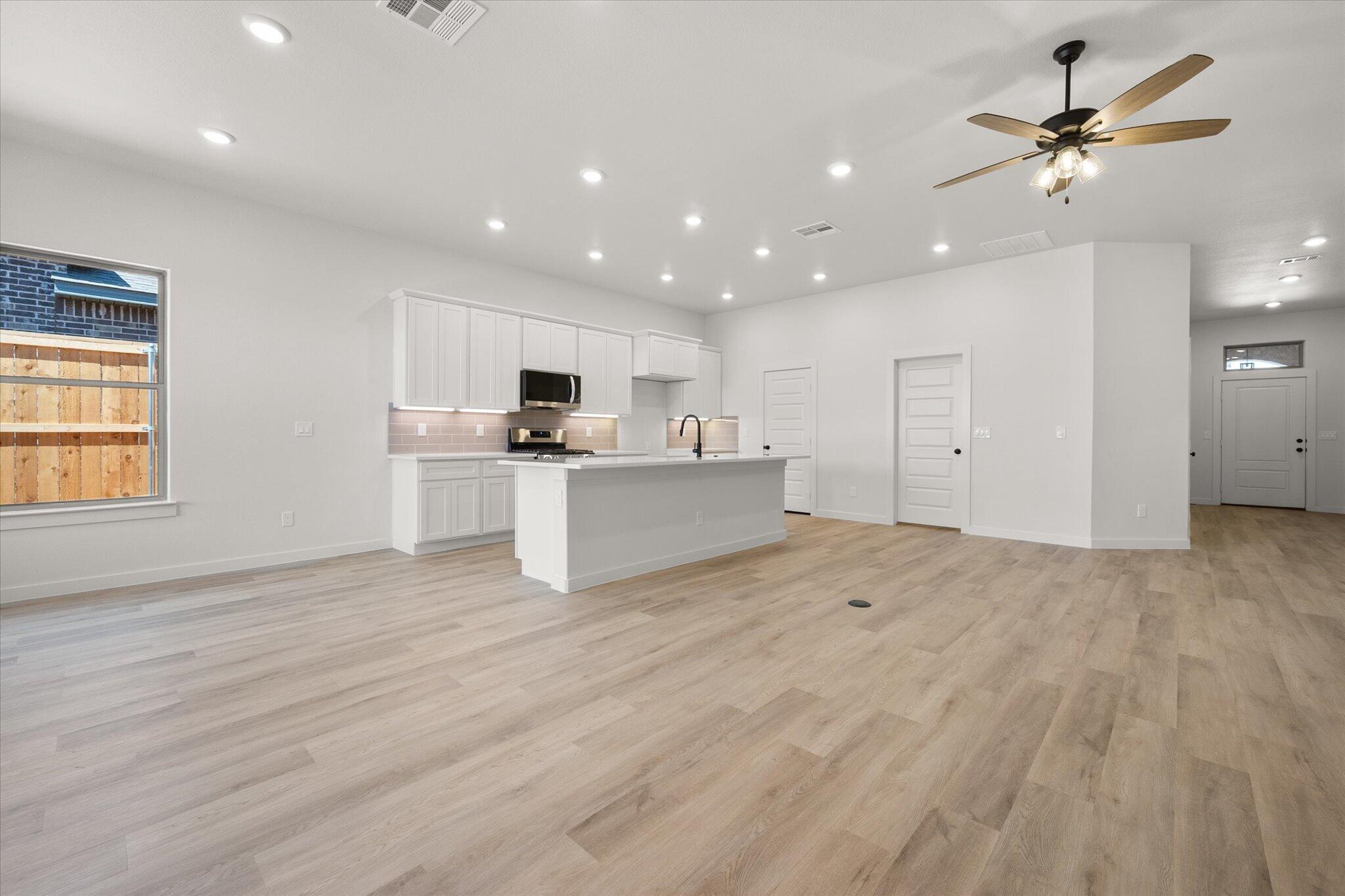 1203 East 30th Street Wolfforth, TX 79382 - Photo 5 of 25 09-1203 E 30th 4637
