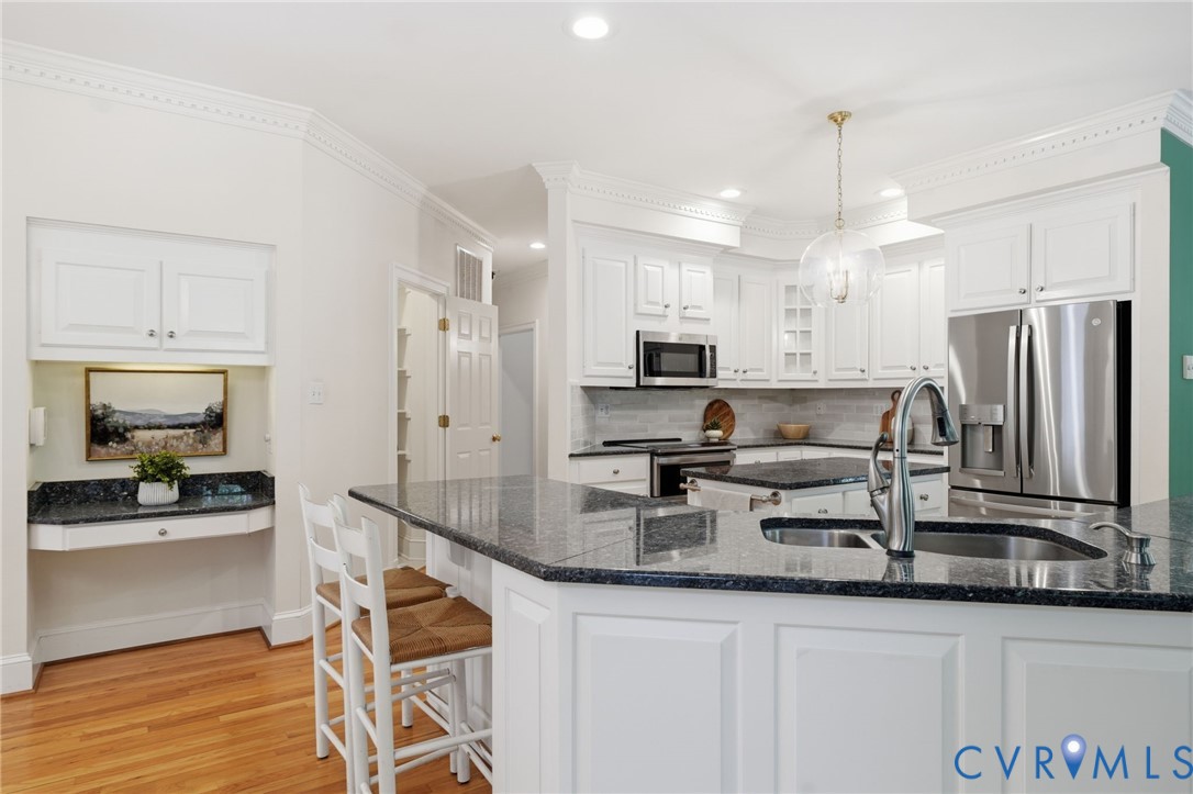 10424 Windam Hill Road Glen Allen, VA 23059 - Photo 22 of 69 Expansive kitchen featuring white cabinetry, polis