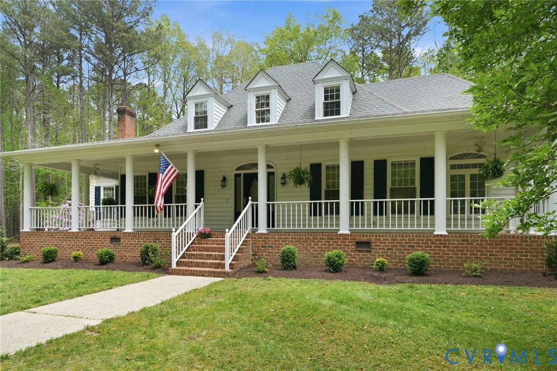 10424 Windam Hill Road Glen Allen, VA 23059 - Photo 4 of 69 front view of a house with a yard