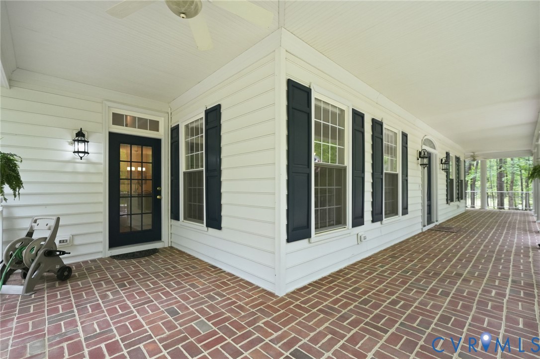10424 Windam Hill Road Glen Allen, VA 23059 - Photo 6 of 69 a view of a house with a door