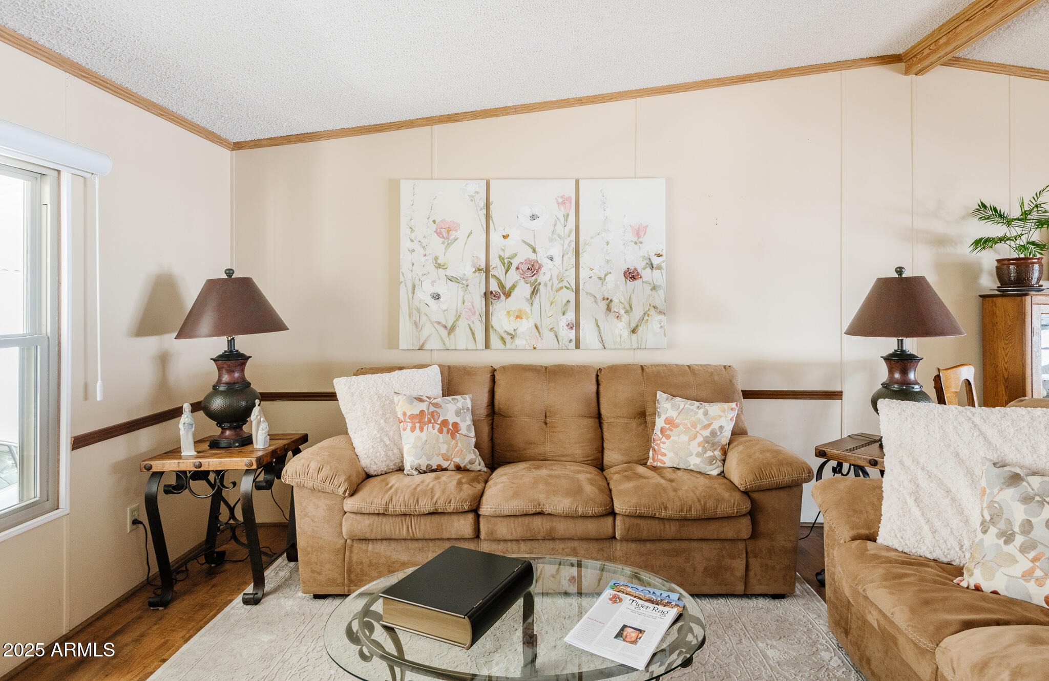 6770 West State Rte 89A, Unit 41 Sedona, AZ 86336 - Photo 13 of 31 a living room with furniture and a couch