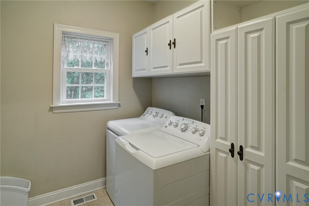 11600 Park Branch Lane Chesterfield, VA 23838 - Photo 19 of 47 a utility room with dryer and washer