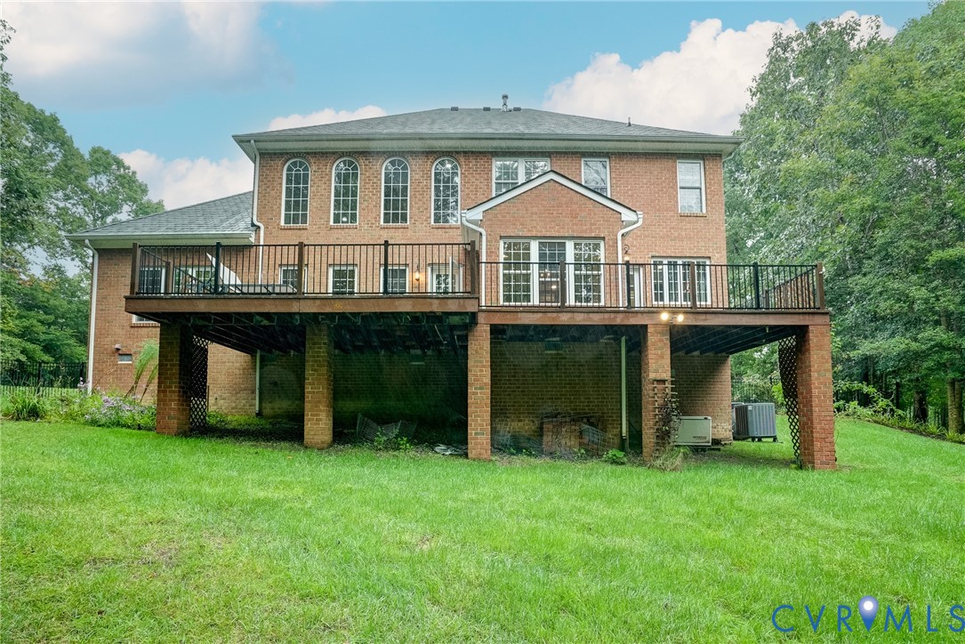 11600 Park Branch Lane Chesterfield, VA 23838 - Photo 44 of 47 a front view of a house with a garden