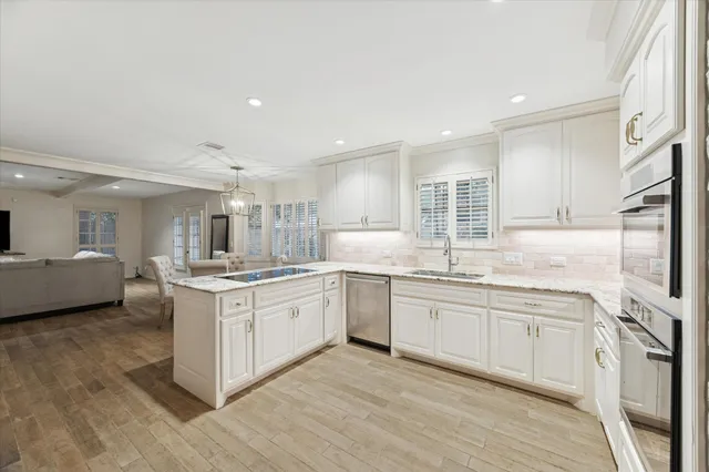 $390,000 | 13643 Glen Erica Drive, Houston, TX 77069