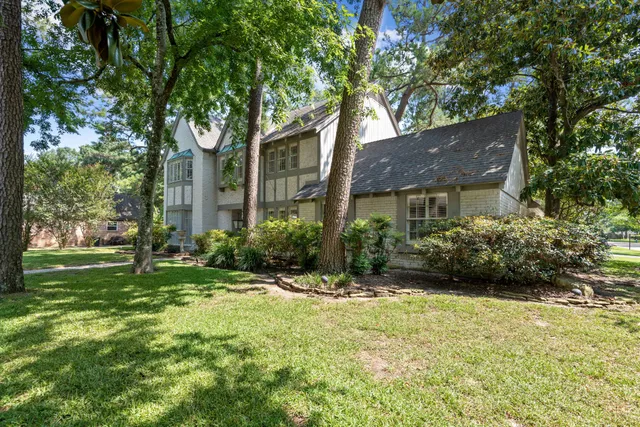 $390,000 | 13643 Glen Erica Drive, Houston, TX 77069