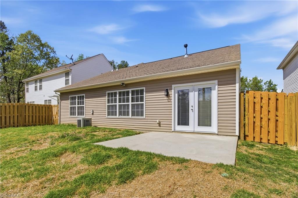 1153 Hawick Drive High Point, NC 27262 - Photo 27 of 35