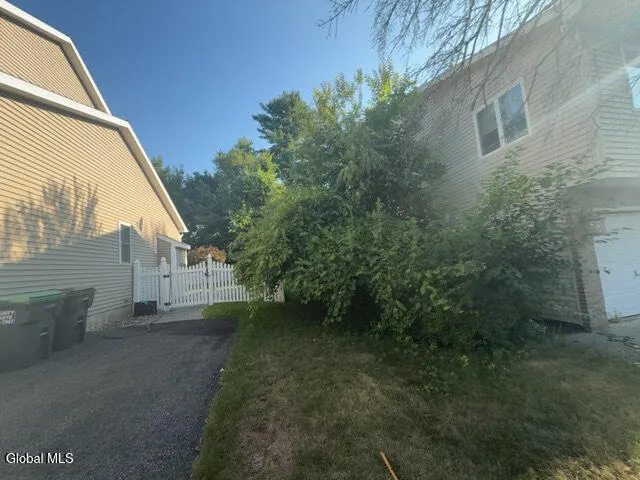 $369,900 | 15 White Birch Court, Rotterdam, NY 12306