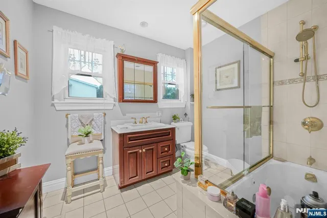 $929,000 | 18 Lincoln Avenue, Cliffside Park, NJ 07010